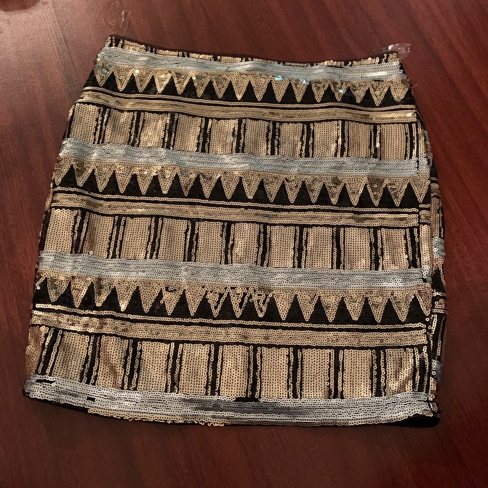 Sequins gold and black mini skirt